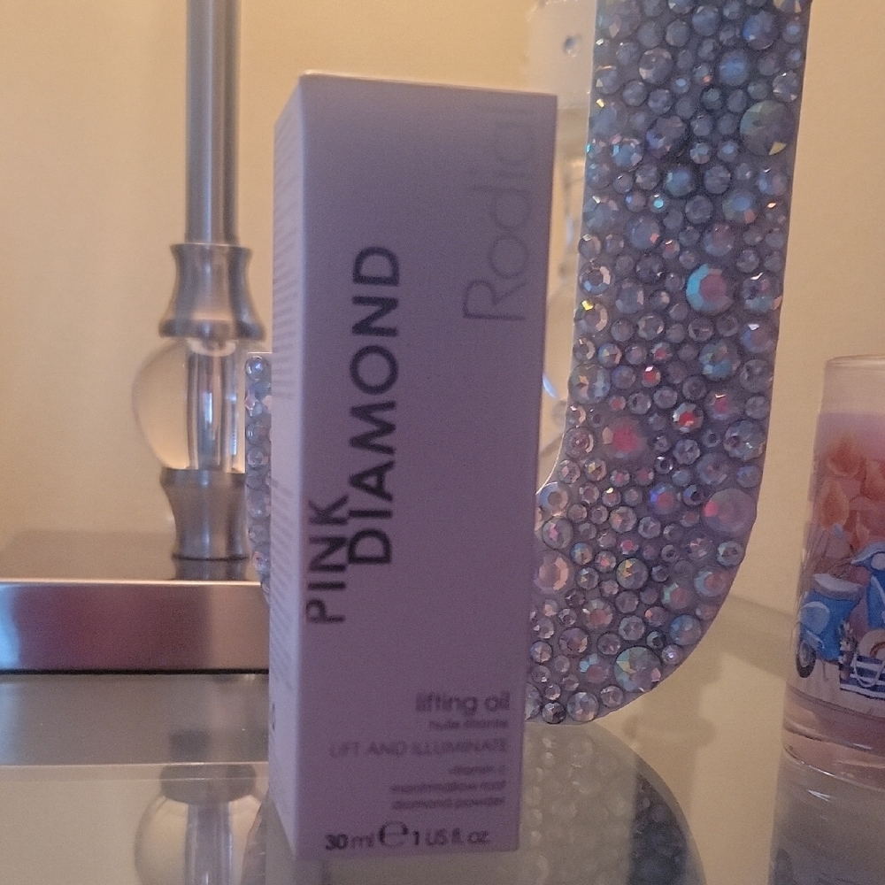 Rodial Pink Diamond Lifting Oil. 1fl Oz. Full Sized. Never Used. Brand New!